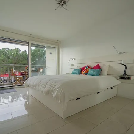 Appartement City Center Contemporary With View Of Lake And Mountains